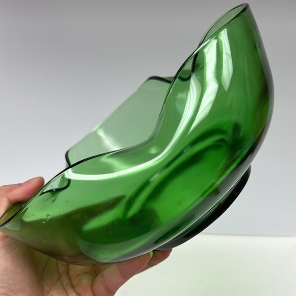 Mid Century Modern ANCHOR HOCKING emerald green glass  2 piece chip and dip set - Picture 4 of 8